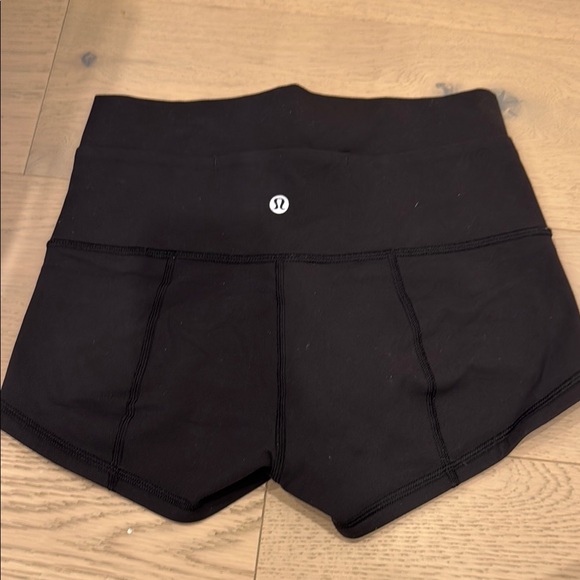 lululemon athletica Women's Black Shorts - Picture 1 of 3